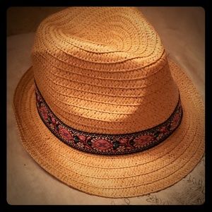 Straw Trilby/Fedora with flower rim accent